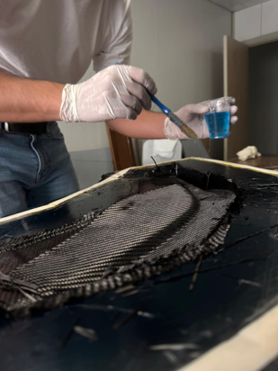 Carbon fiber layup in the mould